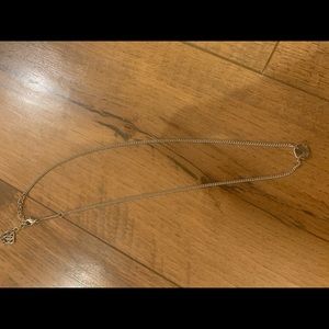 Short Kendra Scott necklace